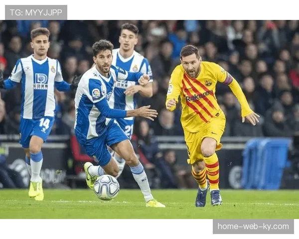 保级区三队同积31分，阿拉维斯塞维利亚马略卡形势胶着